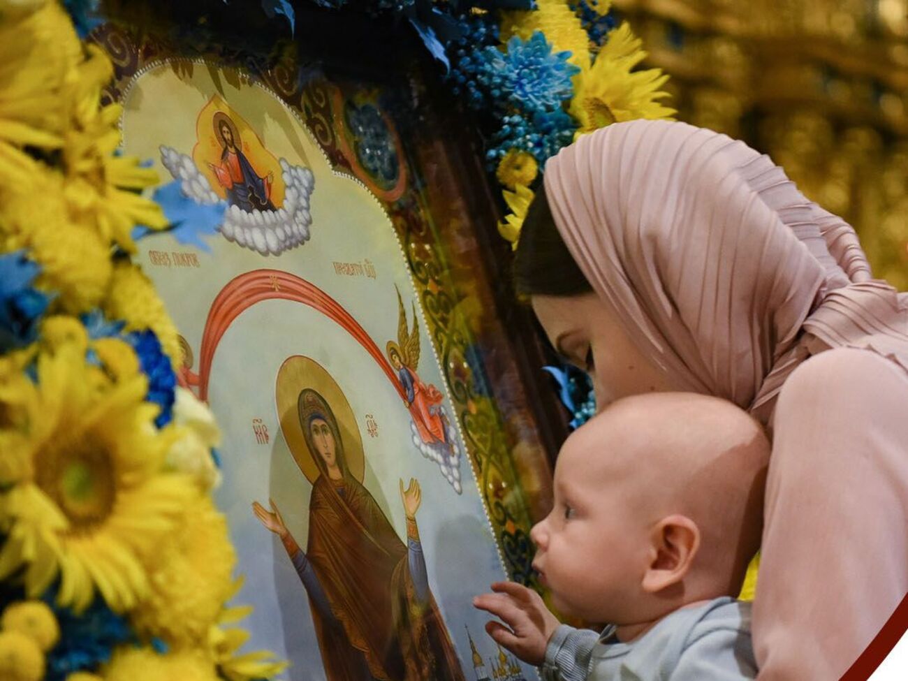 Як правильно цілувати ікони, аби не зганьбитися. Правила церковного етикету