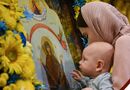 Зачем целовать иконы в церкви. Священники рассказали, почему без этого можно обойтись
