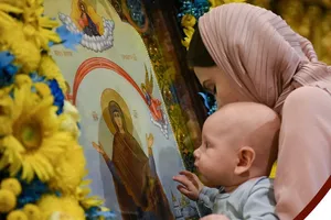 Як правильно цілувати ікони, щоб не зганьбитися. Правила церковного етикету