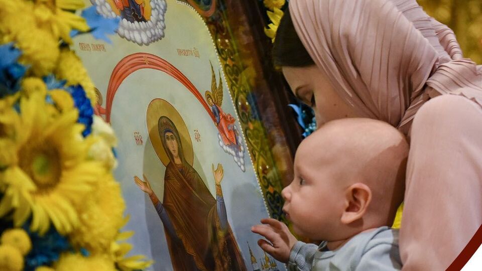 Як правильно цілувати ікони, щоб не зганьбитися. Правила церковного етикету