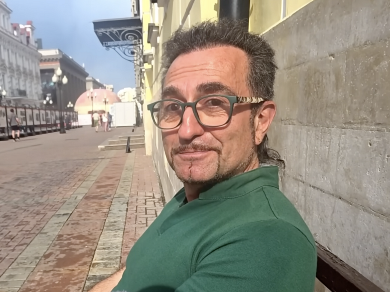 "Страна терпит поражение по всем фронтам". Что россияне говорят о первом за десятилетия параде без военной техники