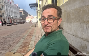 "Страна терпит поражение по всем фронтам". Что россияне говорят о первом за десятилетия параде без военной техники