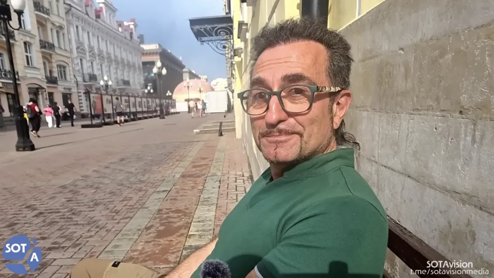 "Страна терпит поражение по всем фронтам". Что россияне говорят о первом за десятилетия параде без военной техники