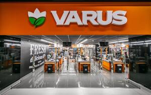 В Днепре удар РФ пришелся по складу VARUS. Есть жертвы и раненые. Фото
