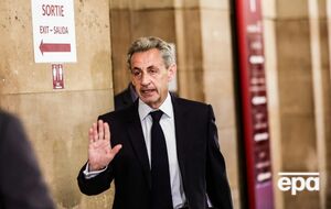 Експрезидент Франції вийшов із в'язниці за УДЗ