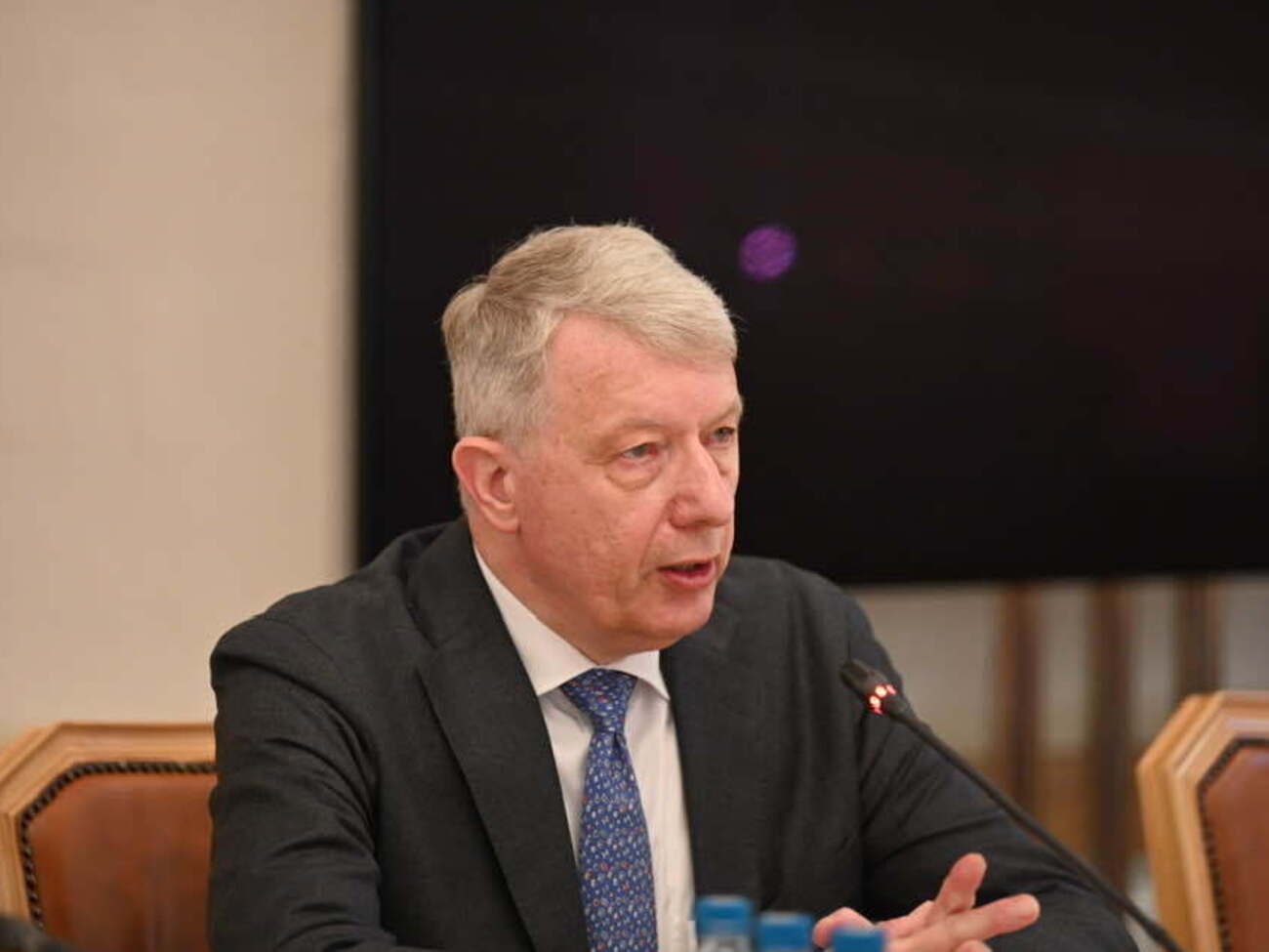 "Відкрита спроба вербування". Євродепутат із Люксембургу організовує поїздку до Росії для колег