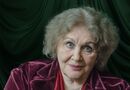 Лина Костенко эмоционально прокомментировала слухи о романе с Василием Симоненко