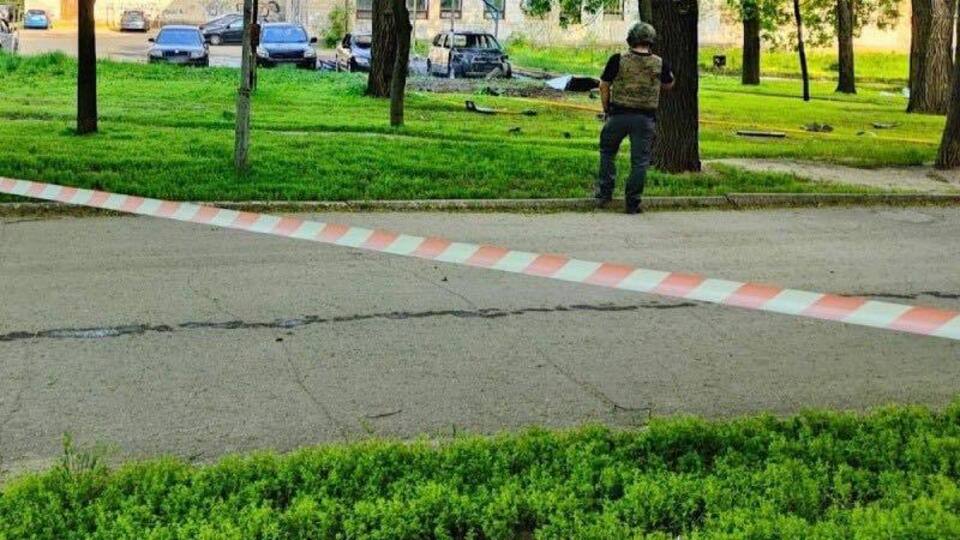 В Днепре взорвался припаркованный автомобиль, есть пострадавшие – полиция