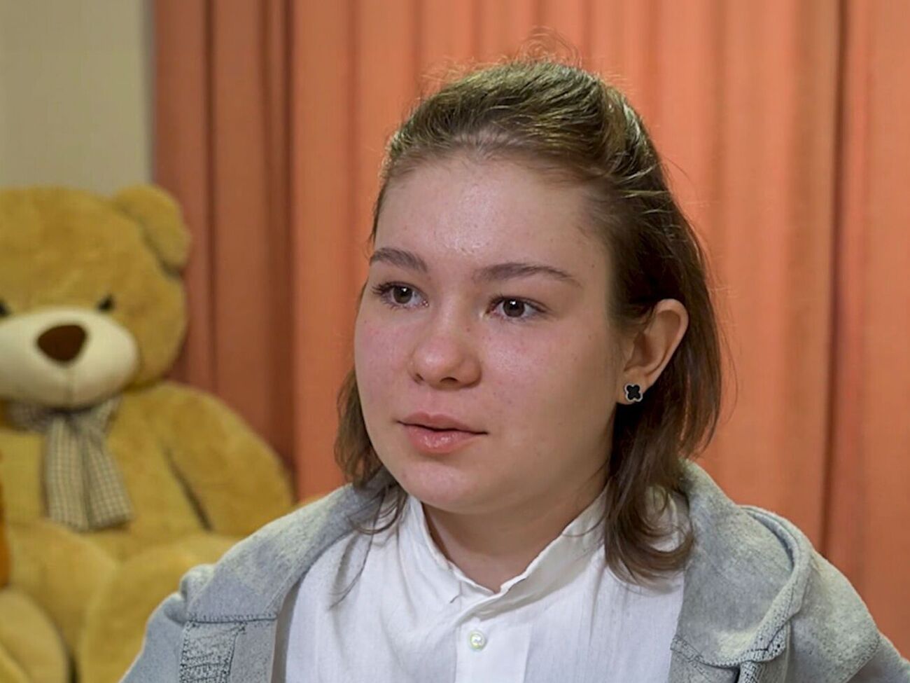 "Я втратила все: дім, тата, друзів." Історія Марії з Херсона, яка вижила після артилерійського обстрілу, увійшла до музею "Голоси Мирних"