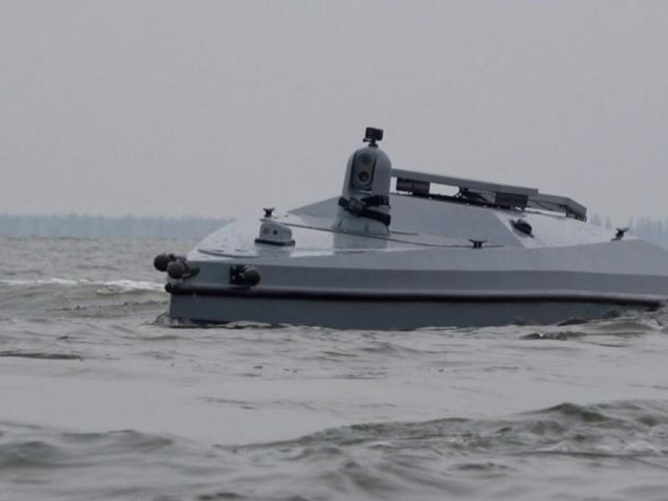 Біля берегів Греції виявили український морський дрон з увімкненим двигуном. Фото