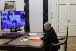 Найбільший авіаколапс у РФ. Путін скликав Радбез і обурювався через "теракт київського режиму"