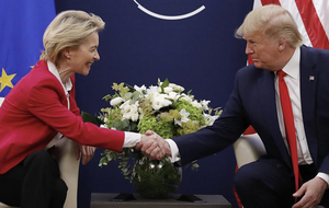 Після "чудової розмови" з фон дер Ляєн Трамп поставив ЄС ультиматум щодо мит