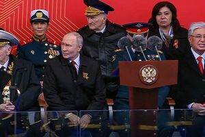 Путин на параде ни разу не произнес "Украина" и "фашизм". Что он сказал?