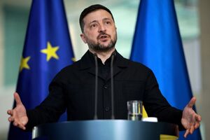"Мы защищаем нашу Европу". Зеленский поздравил украинцев с Днем Европы