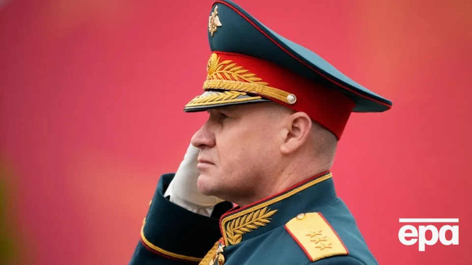 Парад 9 мая в Москве возглавил палач Мариуполя. Арестович заявлял, что его убили