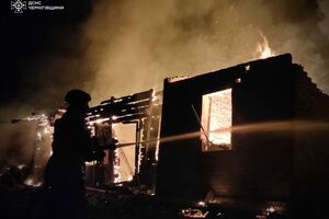 Частково без світла вісім областей України через обстріли РФ. Чи застосовуватимуть графіки вимкнень