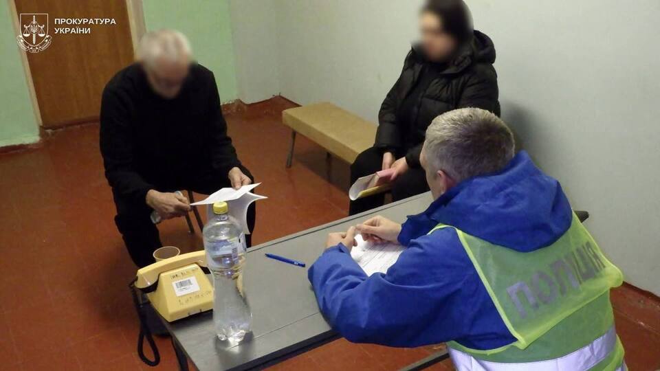Стріляв по дітях із вікна квартири й поранив шістьох. У Сумах судитимуть чоловіка – прокуратура