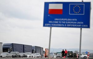 На кордоні з Польщею закриють для автобусів один із найзавантаженіших пунктів пропуску. Як надовго?