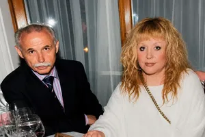 "Алла звідти не вилазила". Ексдиректор Ротару розповів про залежність Пугачової