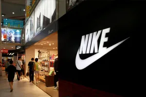 "Гівноїди знайдуть, де поїсти лайна". Nike зганьбився через співпрацю з путіністом