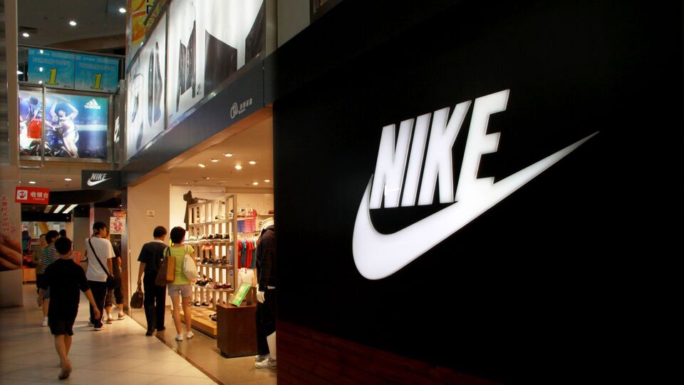 "Гівноїди знайдуть, де поїсти лайна". Nike зганьбився через співпрацю з путіністом-педофілом