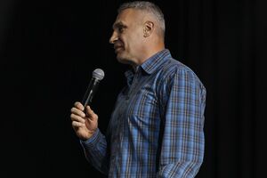 Как выглядит мать мэра Киева, с которой он сейчас живет. Фото