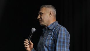 Яка на вигляд мати мера Києва, з котрою він зараз живе. Фото