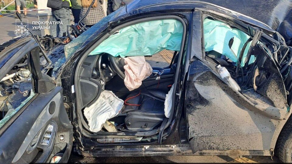 Bolt виступив із заявою щодо водія Mercedes, який влетів у пішохідний перехід у Києві. Що сказав