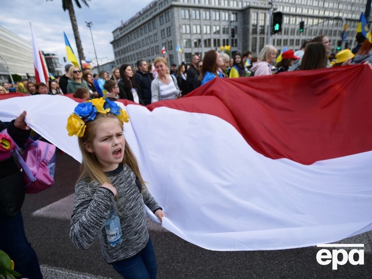 Скандал через "Героїв УПА". Понад половину поляків стали гірше ставитися до українців – опитування