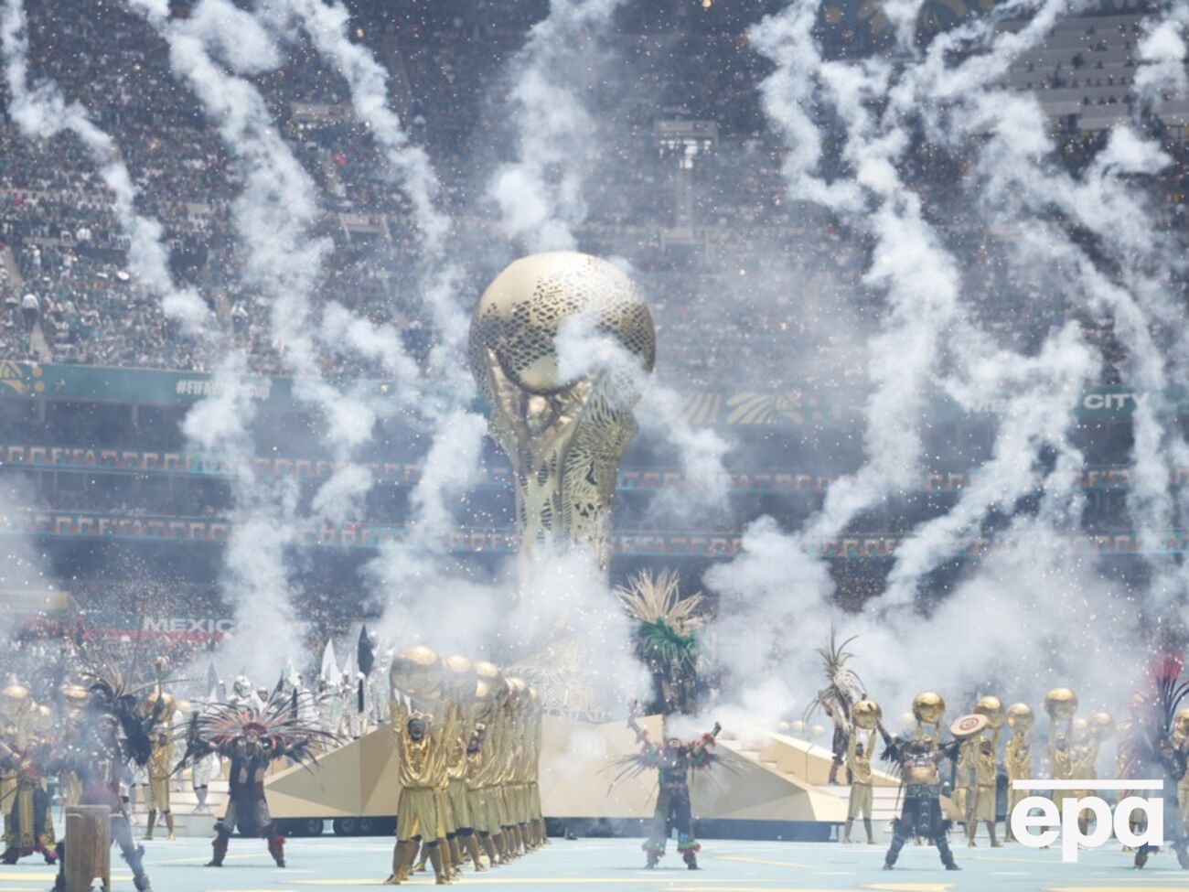 Феєрверки, шоу і старт ЧС 2026. Як у Мексиці відкрили головний футбольний турнір світу. Фоторепортаж