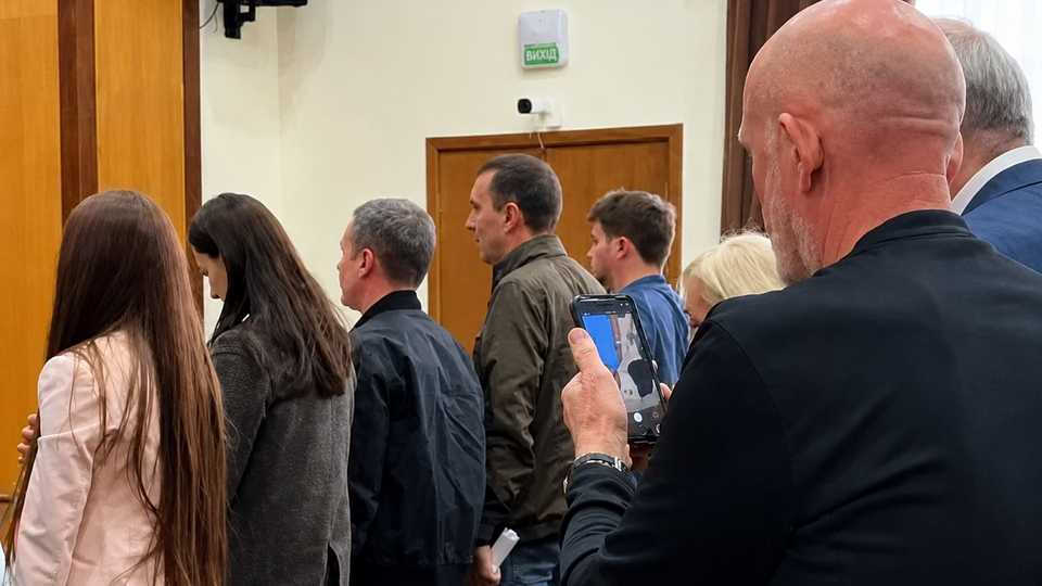 Депутат знімав і роздивлявся сідниці колег-депутаток під звуки гімну України. Відео