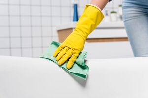 Додайте це до сухої гірчиці й нанесіть на всі жовті плями – ванна стане білосніжною