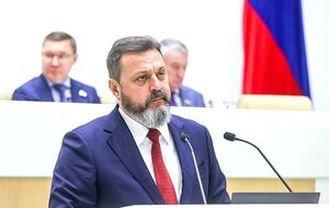 Так не влаштувався навіть Янукович. Як нардеп-зрадник Деркач став сенатором і "героєм" у РФ