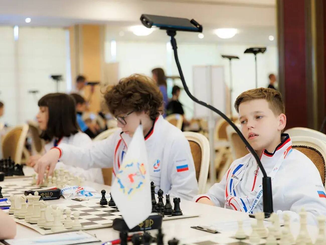 Російську шахову федерацію відсторонили від FIDE, але гравців це не стосується. Яка причина