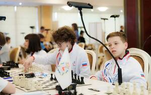 Російську шахову федерацію відсторонили від FIDE, але гравців це не стосується. Яка причина
