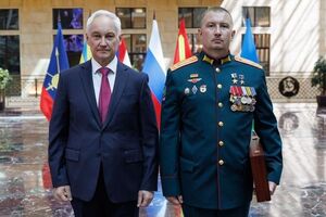 Штурмы на костылях, концлагерь, ямы и бои насмерть. "Героем России" стал один из главных "обнулителей" армии оккупантов