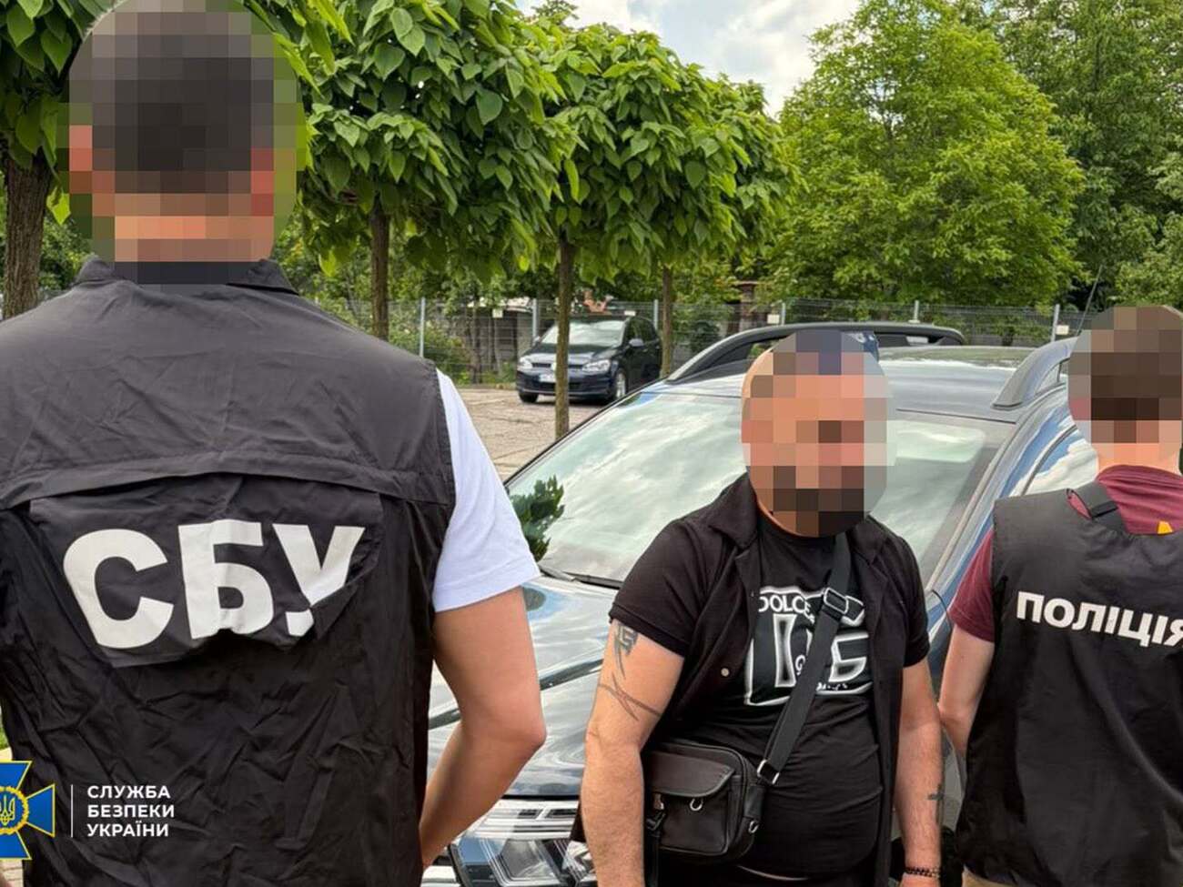 Мужчина пытался сбежать за границу в составе музыкальной группы. В СБУ рассказали подробности махинации