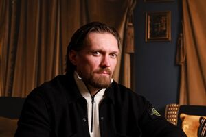 Усик закликав до переговорів про мир в Україні: У нас одна кров, вона червона