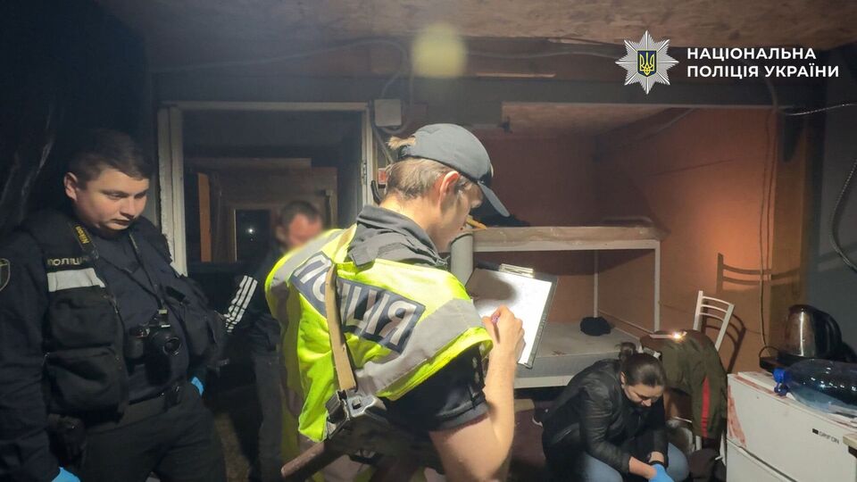"Портал у беззаконня". Поліція пов'язує подвійне вбивство іноземців у Києві з крадіжками після обстрілів