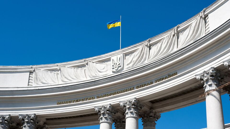 "Виконує міжнародні зобов'язання". У МЗС відреагували на заяви про "біолабораторії з небезпечними патогенами"