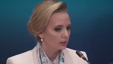"Сотні тисяч гниють на кладовищах заради ситого життя Маші". Донька Путіна засвітилася в одязі за €8 тис.