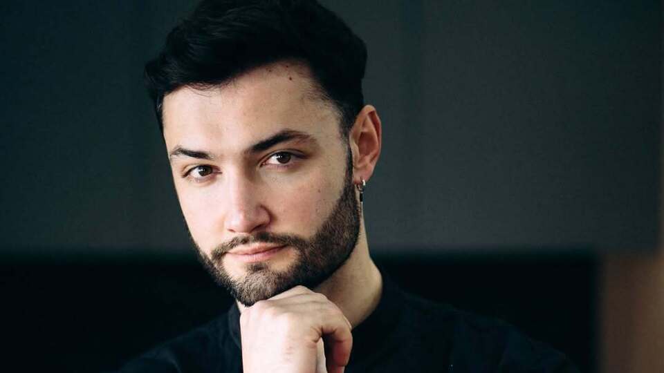"Не засуджуєш – значить, такий самий". У мережі відписуються від блогера, який "аплодував" Мартиновській