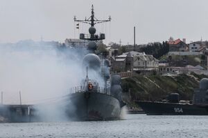 "Хто розуміє – не тягне". Командування Чорноморського флоту РФ, імовірно, тікає з Криму – "Атеш"