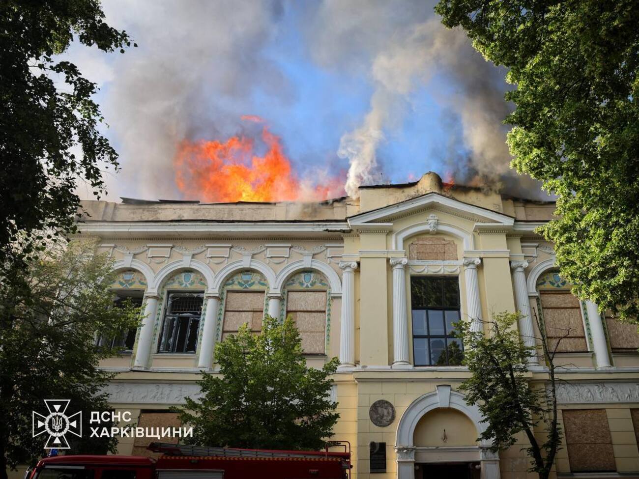 Російський дрон влучив у художній музей в центрі Харкова. Серед постраждалих – немовля