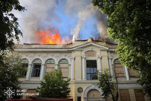 Российский дрон попал в художественный музей в центре Харькова. Среди пострадавших – младенец