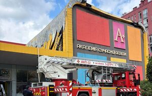 В результате атаки РФ в Киеве пострадала одна из лучших частных школ – Академия А+