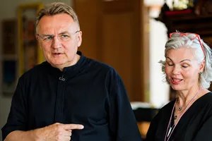 Сини мера Львова – за кордоном. Яке запитання про дітей роздратувало дружину Садового. Відео