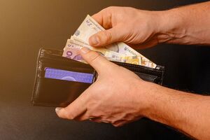 В Україні вводять в обіг нові банкноти з гаслом "Слава Україні! Героям слава!". Який вигляд мають