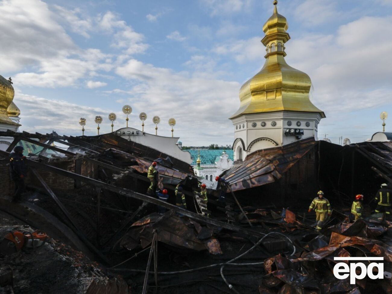 Атака РФ пошкодила 80% даху Успенського собору. Збитки культурі оцінюють у мільярди доларів