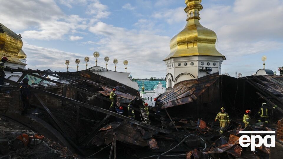 Атака РФ пошкодила 80% даху Успенського собору. Збитки культурі оцінюють у мільярди доларів